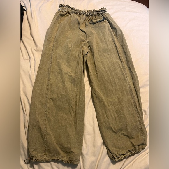 NWT Urban Outfitters Sloan Nylon Balloon Pants - Picture 8 of 13